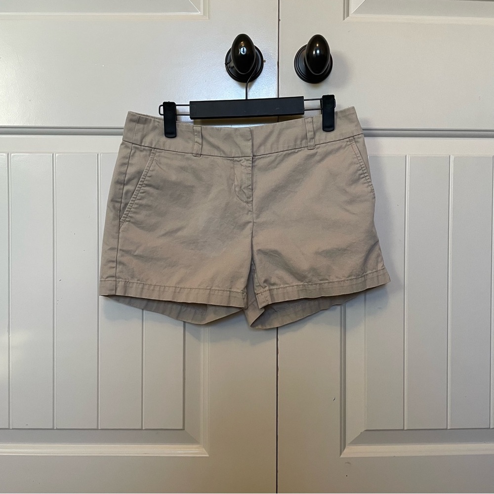 Women’s size 0 tan LOFT short shorts